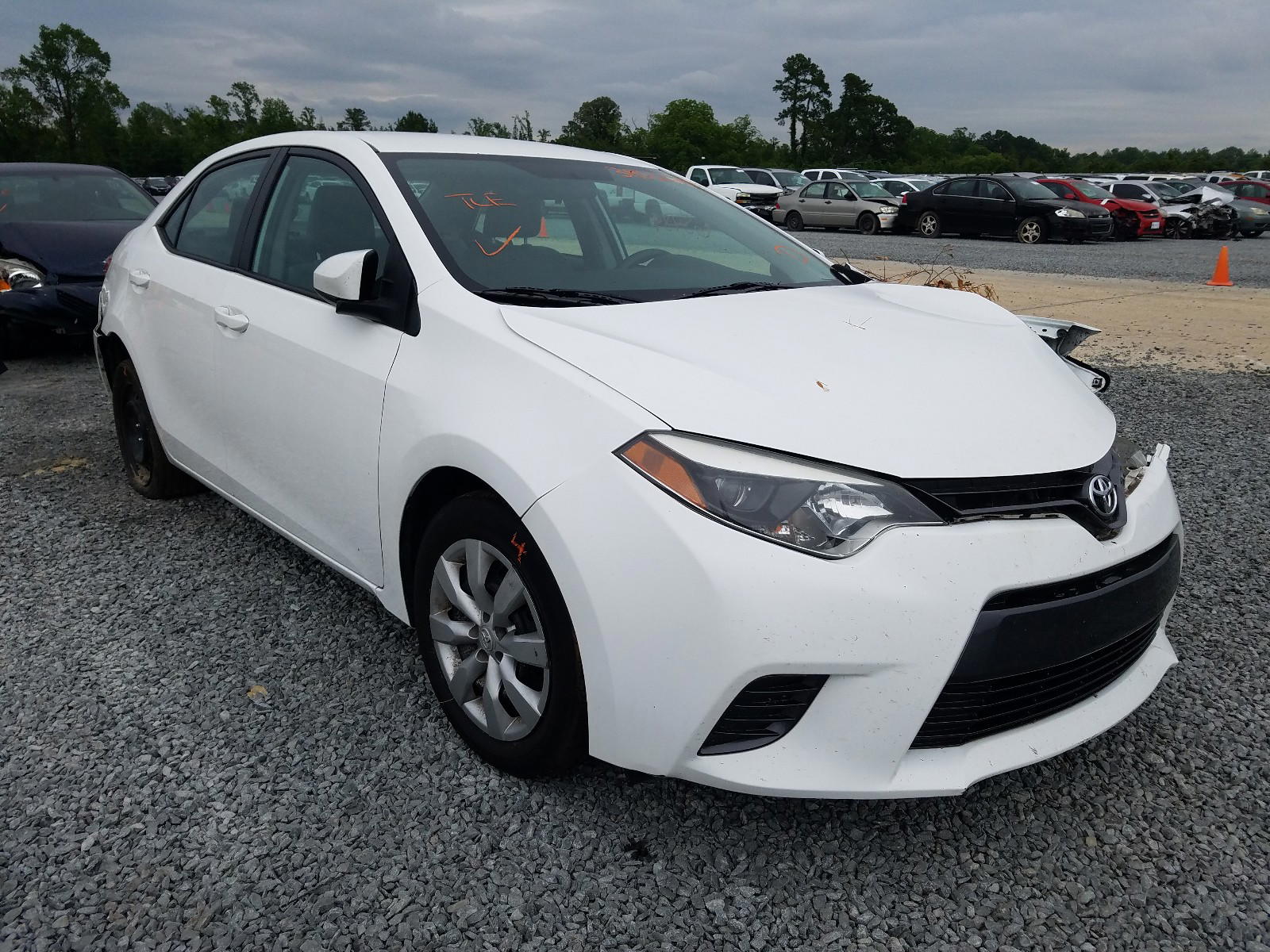 TOYOTA COROLLA L 2015 with VIN 2T1BURHE8FC464458 - Photo from auction