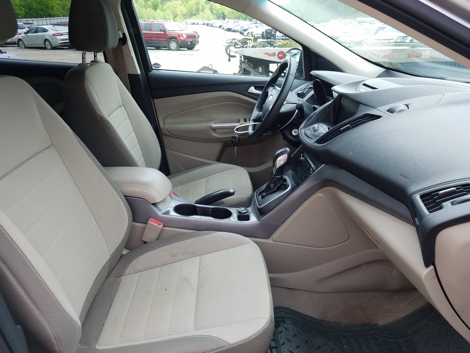 Photo 5 from auction – 2013 FORD ESCAPE SE with VIN 1FMCU0GX7DUB52744