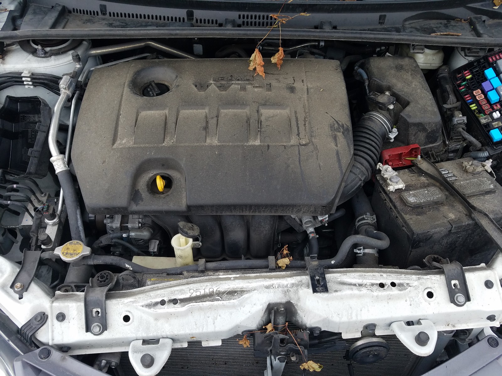 Zdjęcie 7 z aukcji – 2015 TOYOTA COROLLA L z VIN 2T1BURHE8FC464458