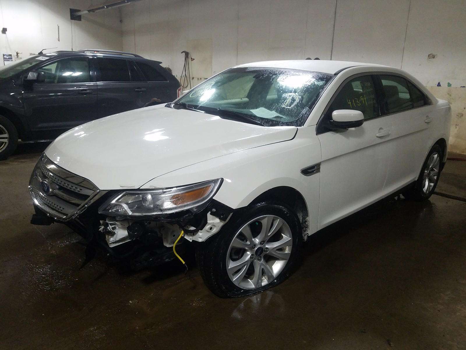 Photo 2 from auction – 2010 FORD TAURUS SEL with VIN 1FAHP2EW4AG153275