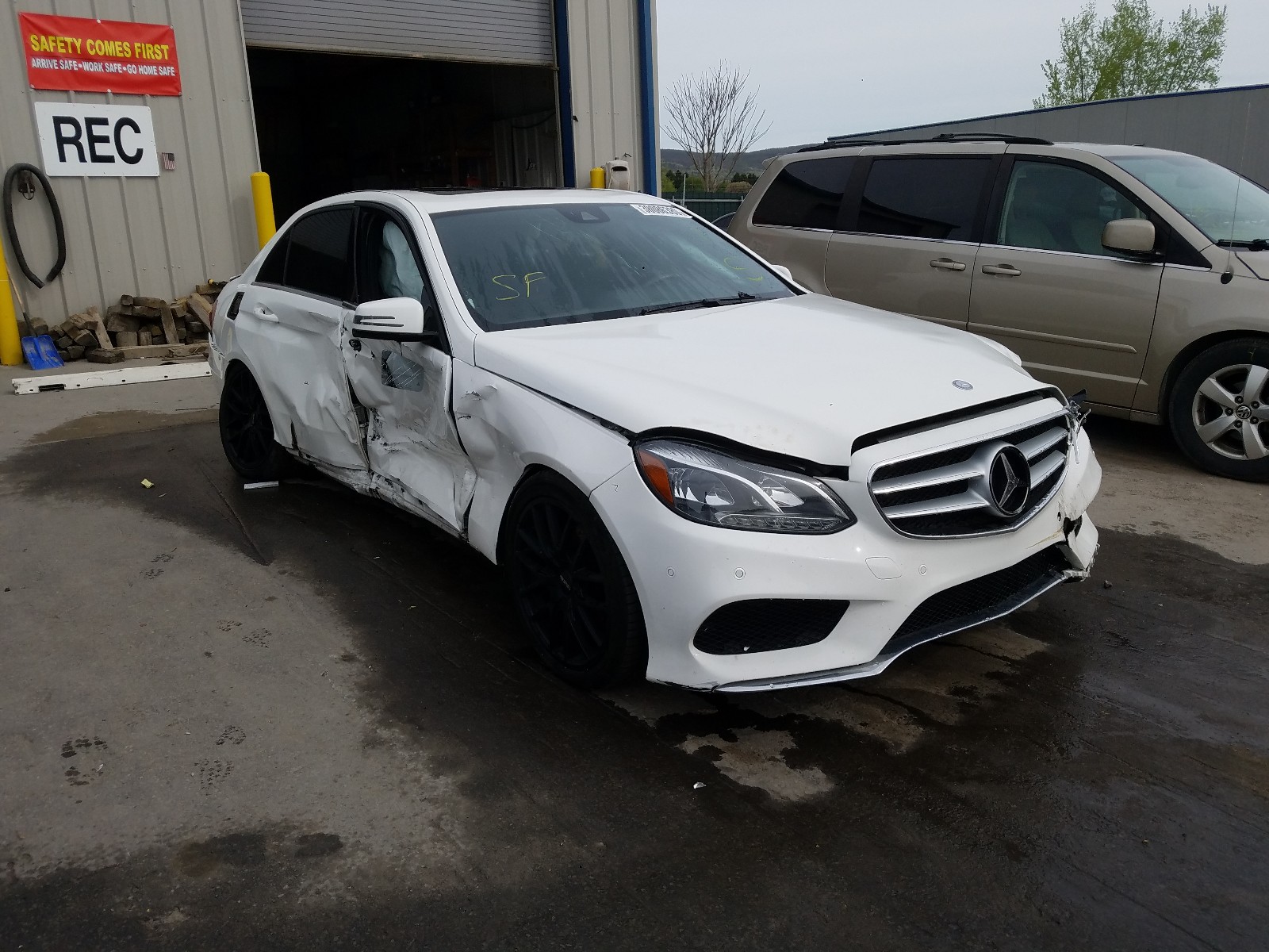 MERCEDES-BENZ E350 4MAT 2016 with VIN WDDHF8JB5GB232226 - Photo from auction