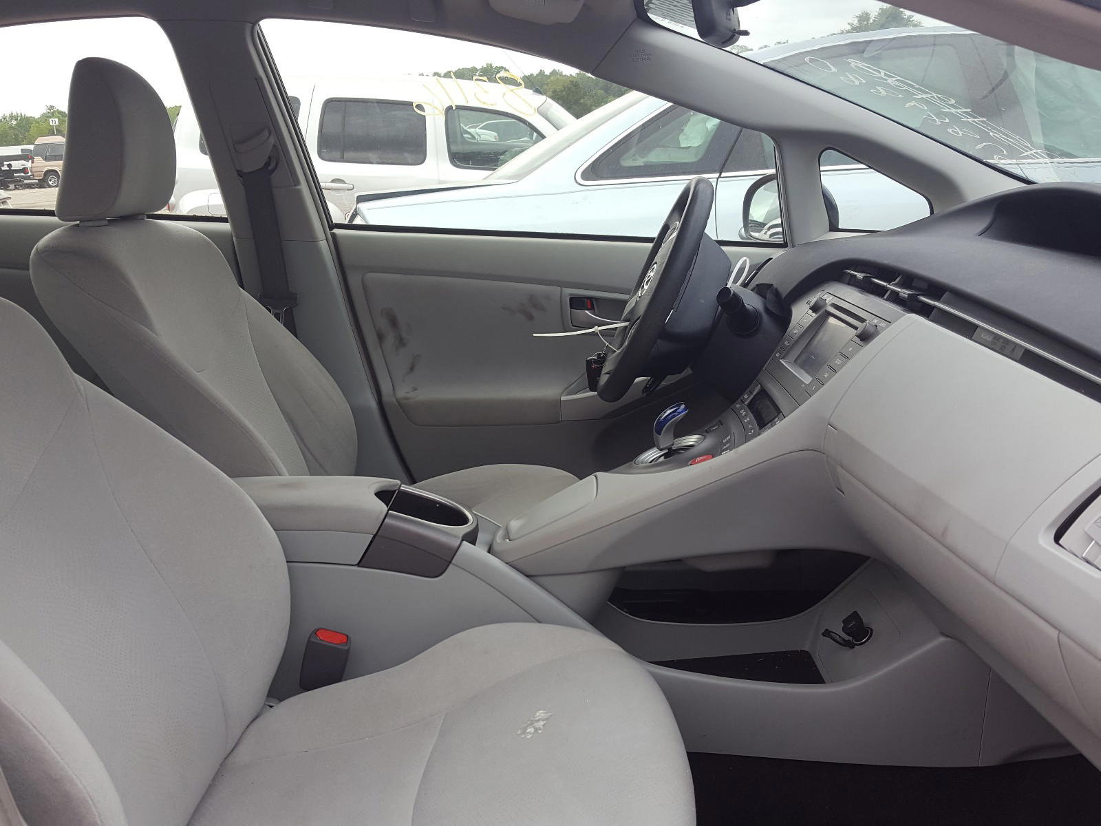 Photo 5 from auction – 2014 TOYOTA PRIUS with VIN JTDKN3DU3E0367443