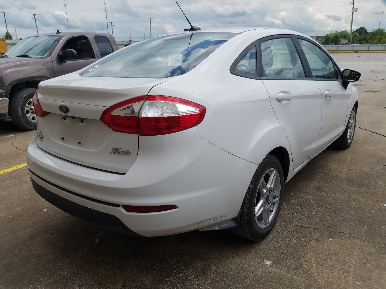 Photo 4 from auction – 2018 FORD FIESTA SE with VIN 3FADP4BJ2JM147628