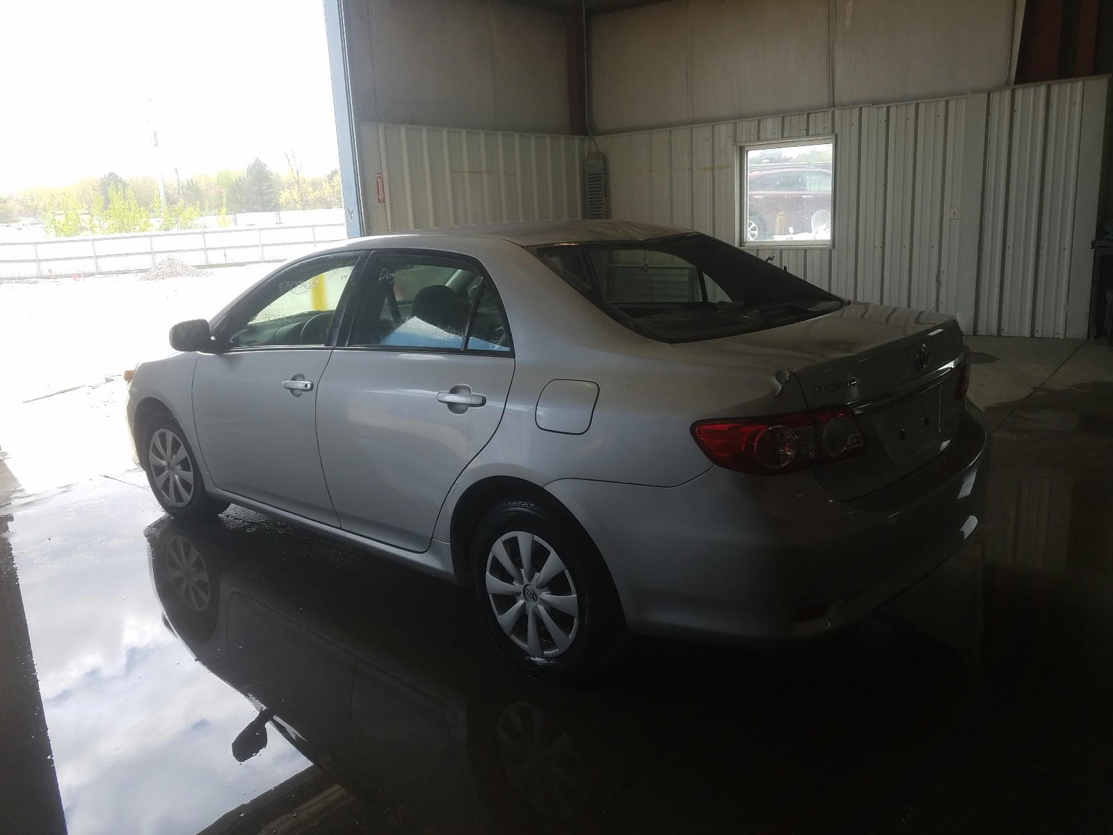 Photo 3 from auction – 2011 TOYOTA COROLLA BA with VIN JTDBU4EE2B9151736