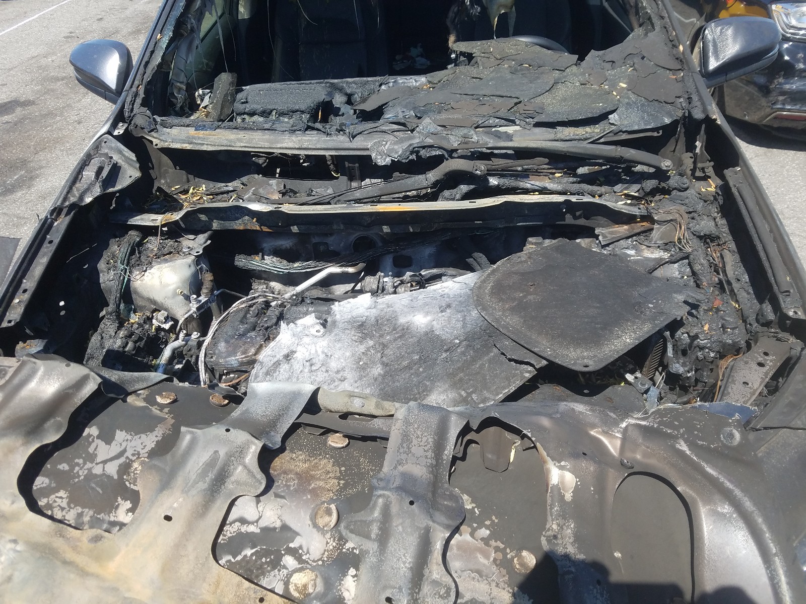 Photo 7 from auction – 2018 TOYOTA RAV4 HV LI with VIN JTMDJREV0JD249237