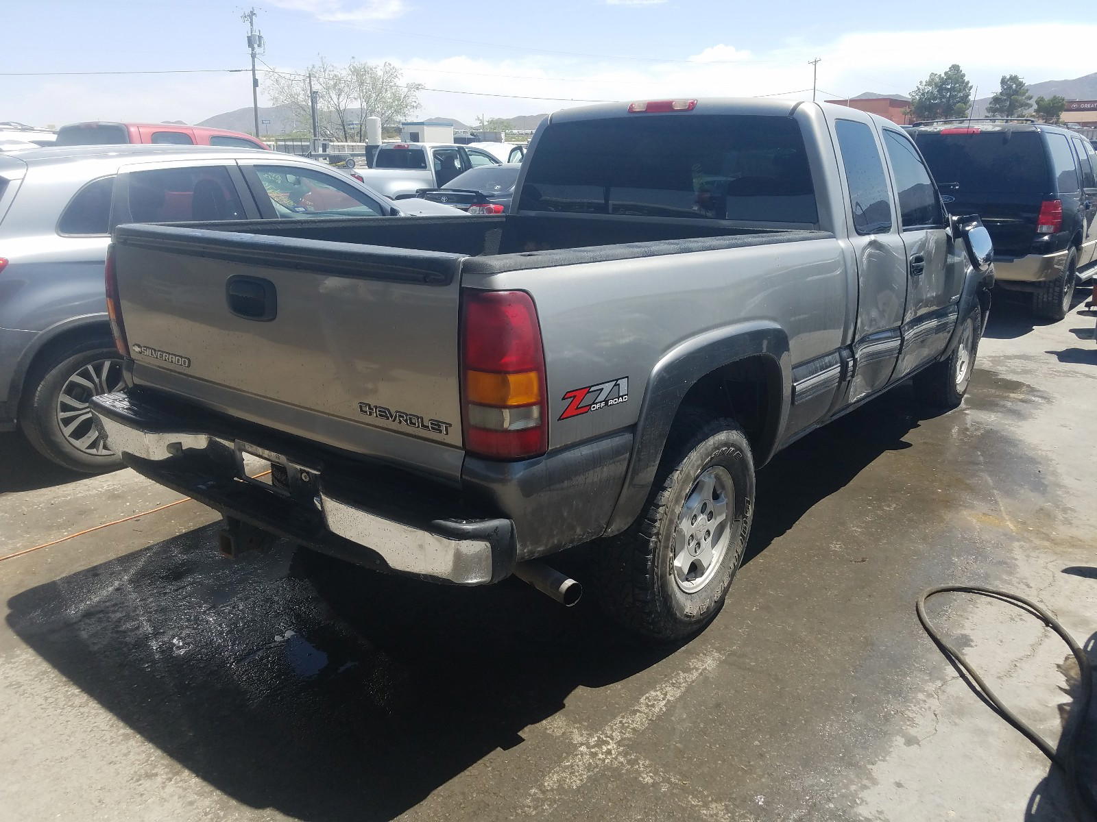 Photo 4 from auction – 2000 CHEVROLET SILVERADO with VIN 2GCEK19T3Y1330508