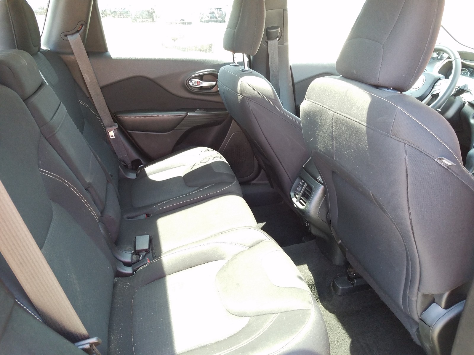 Photo 6 from auction – 2015 JEEP CHEROKEE L with VIN 1C4PJMCS3FW624915