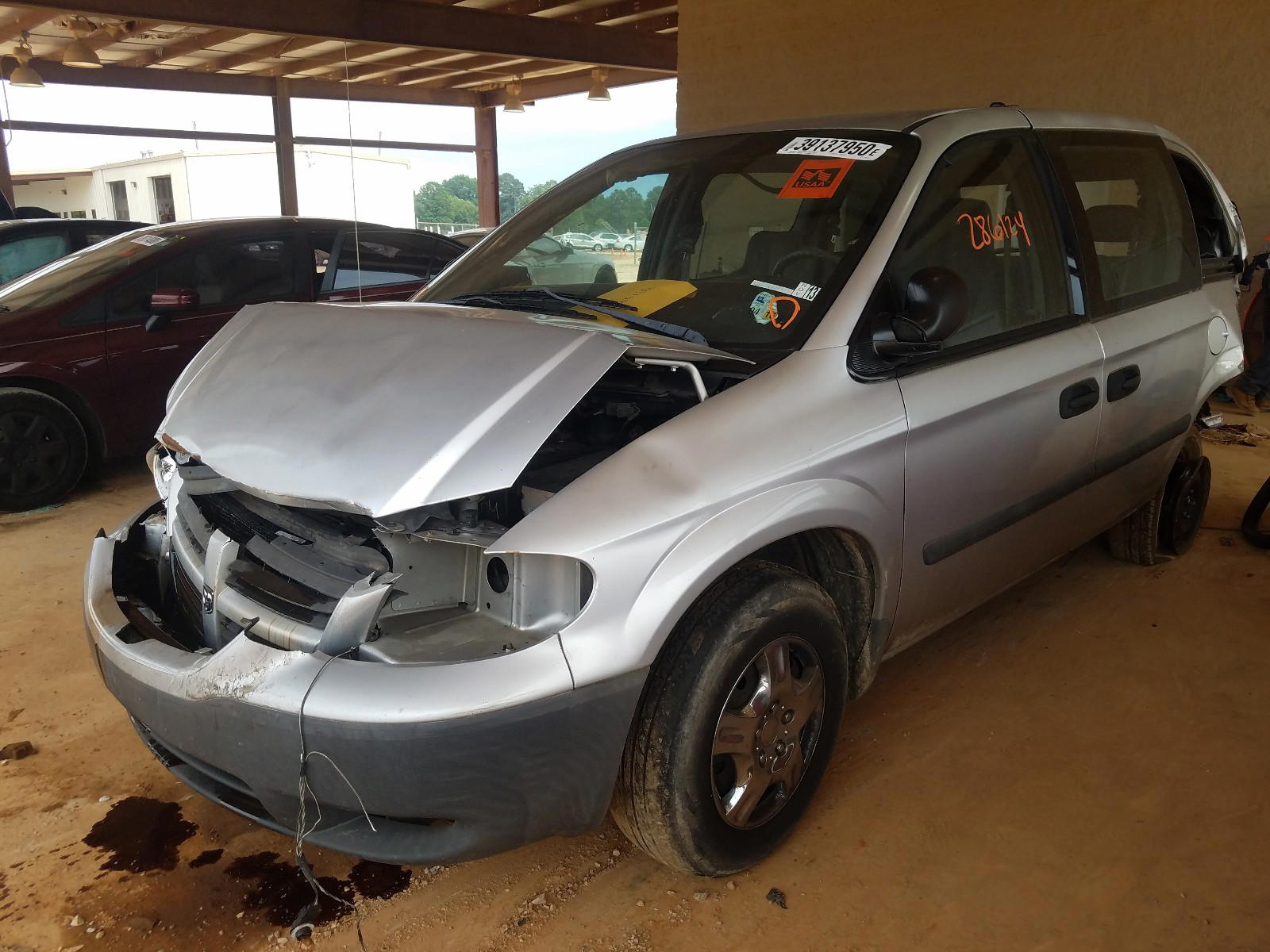 Photo 2 from auction – 2005 DODGE CARAVAN SE with VIN 1D4GP25B65B137474