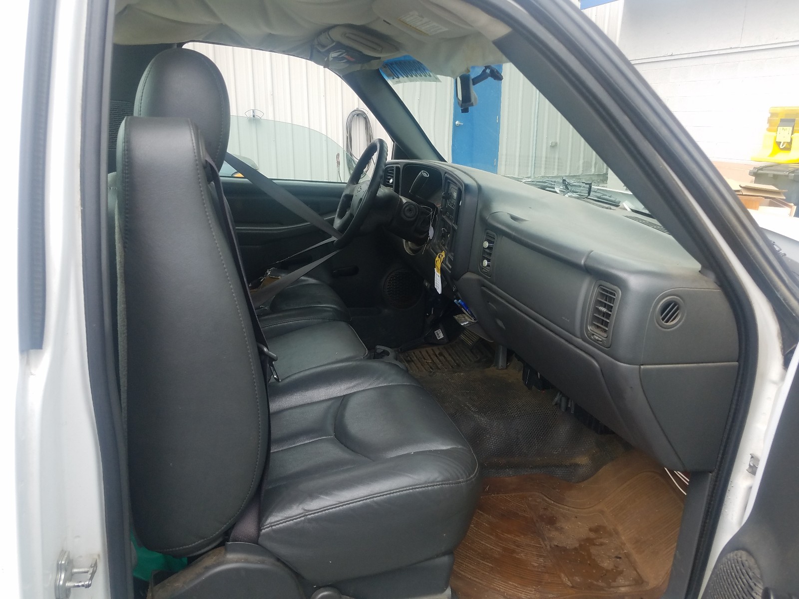 Photo 5 from auction – 2006 CHEVROLET SILVERADO with VIN 3GCEC14X96G221787