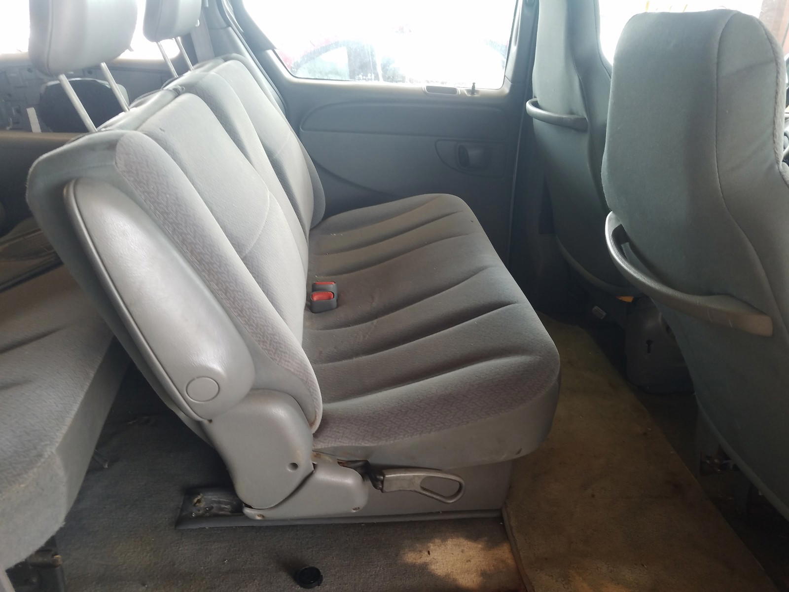 Photo 6 from auction – 2005 DODGE CARAVAN SE with VIN 1D4GP25B65B137474