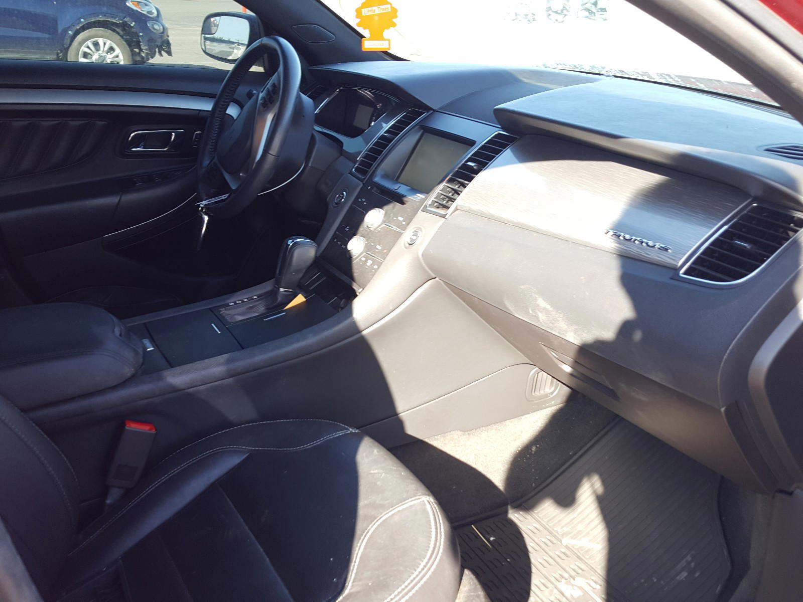 Photo 5 from auction – 2015 FORD TAURUS SEL with VIN 1FAHP2E87FG127665