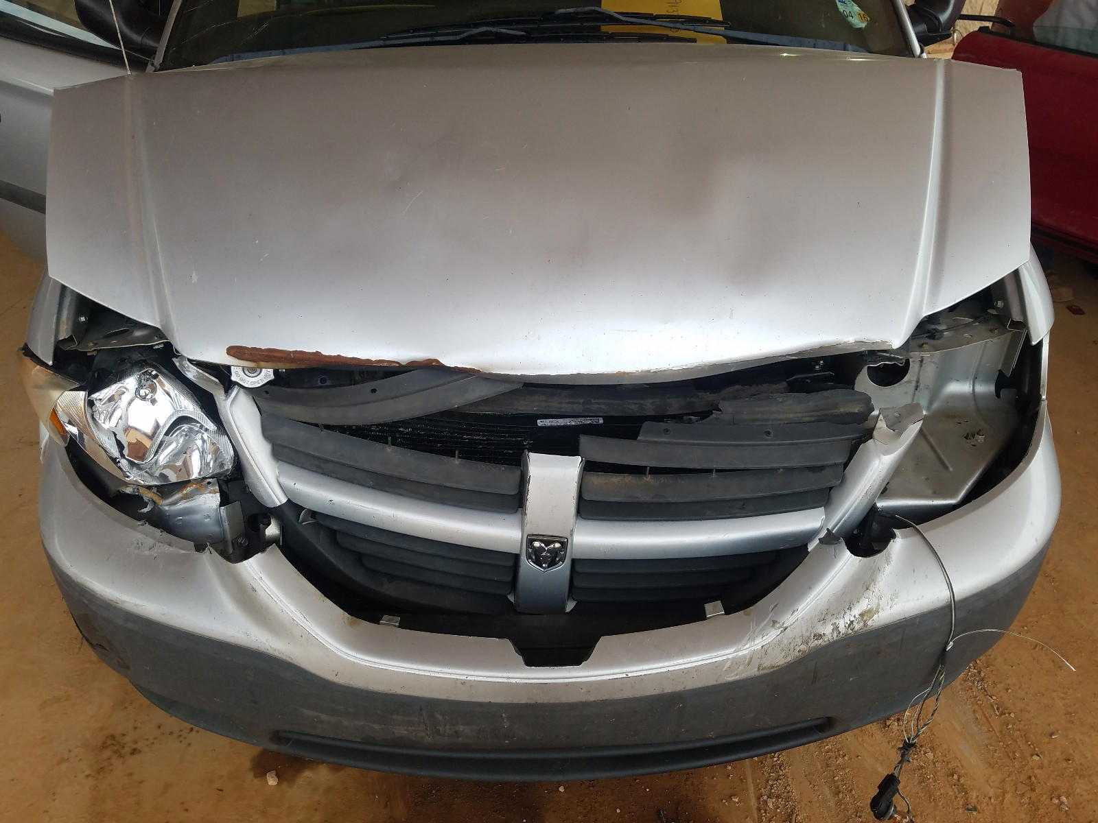 Photo 7 from auction – 2005 DODGE CARAVAN SE with VIN 1D4GP25B65B137474