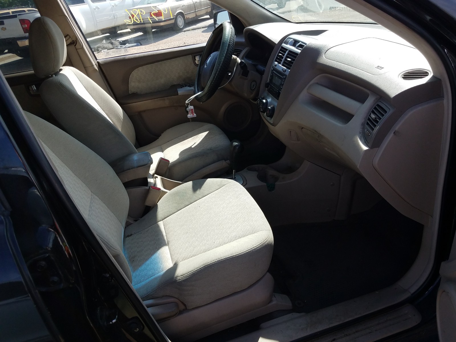 Photo 5 from auction – 2008 KIA SPORTAGE E with VIN KNDJE723587465107