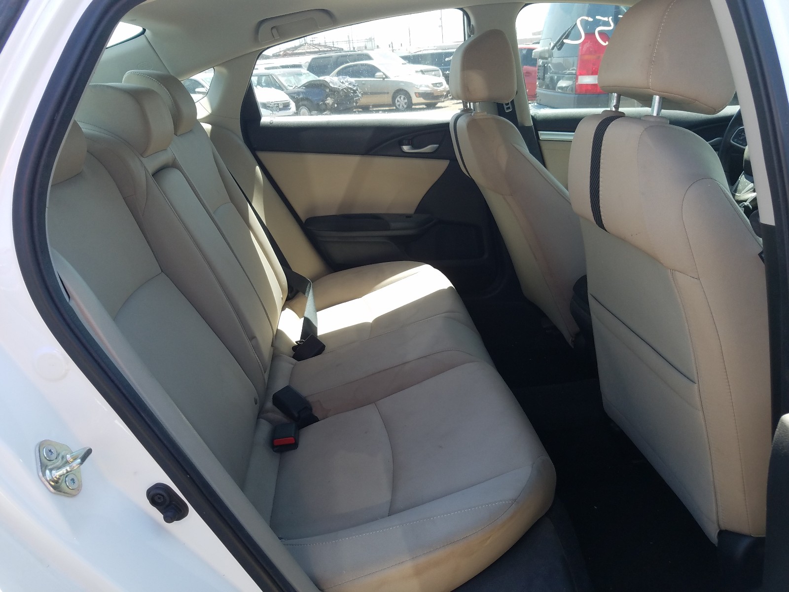 Photo 6 from auction – 2016 HONDA CIVIC EX with VIN 19XFC1F35GE017662