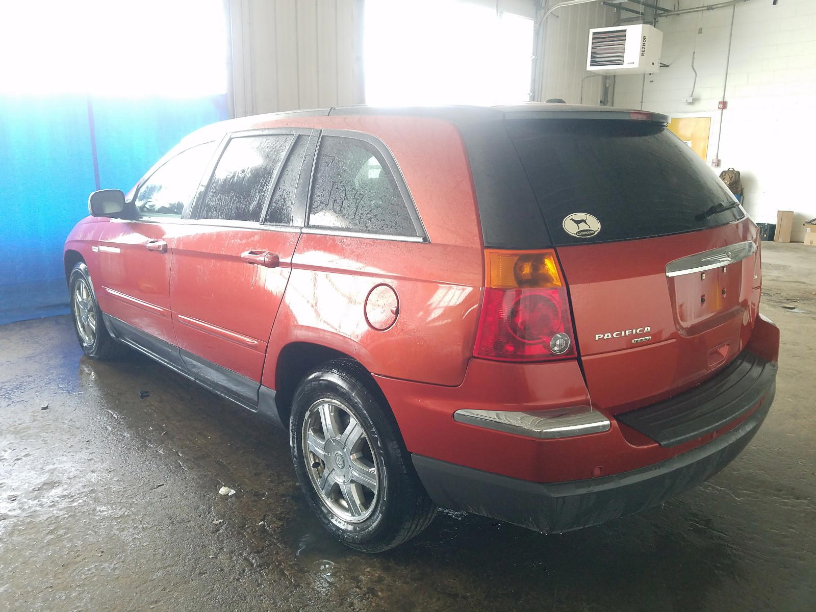 Photo 3 from auction – 2006 CHRYSLER PACIFICA T with VIN 2A8GF68496R679037