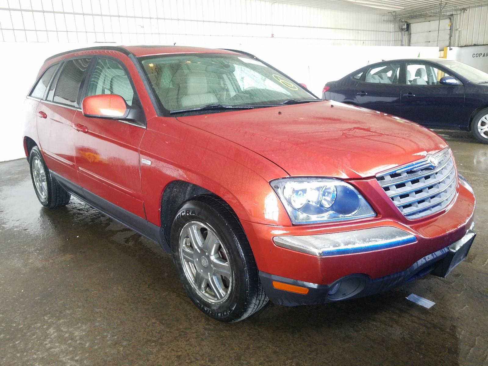 CHRYSLER PACIFICA T 2006 with VIN 2A8GF68496R679037 - Photo from auction