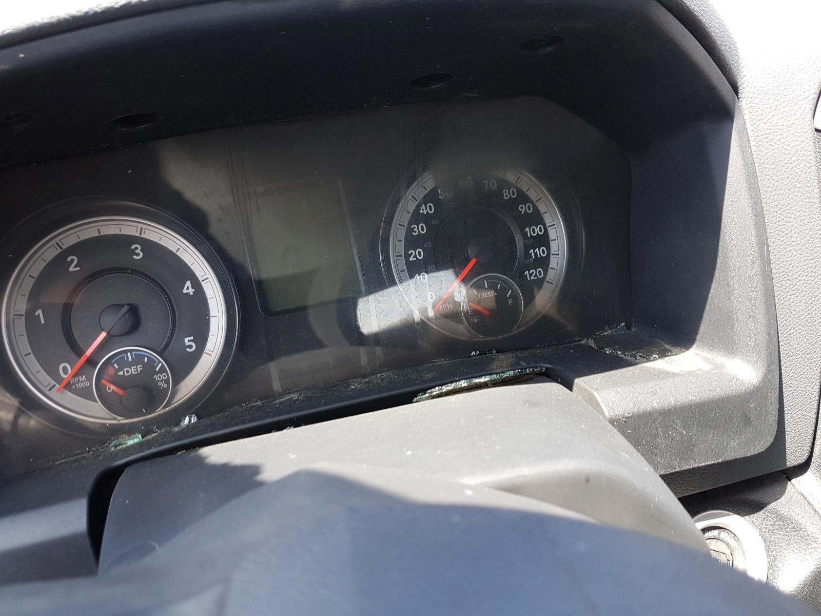 Photo 8 from auction – 2015 RAM 1500 ST with VIN 1C6RR7KM2FS673933