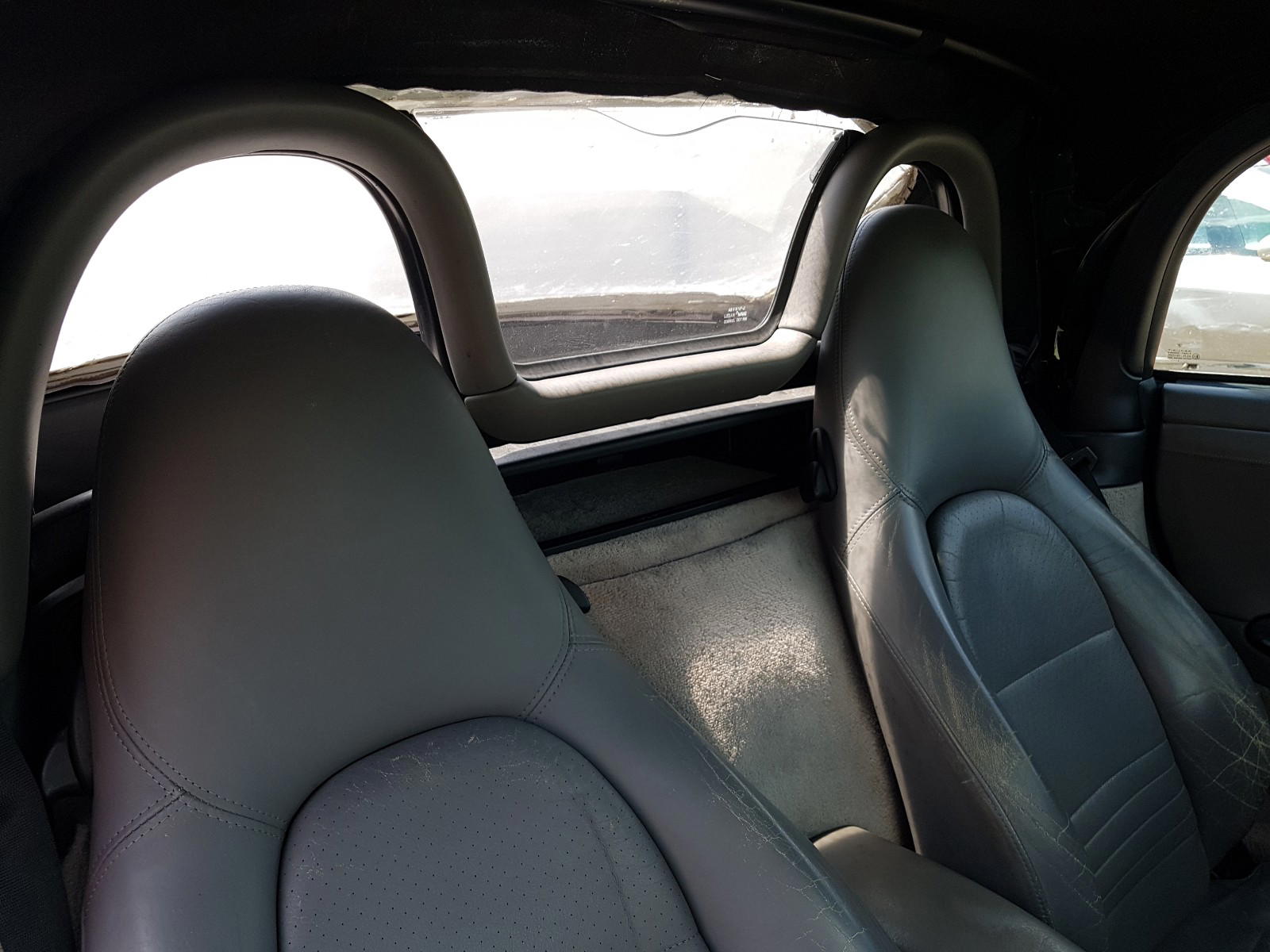 Photo 6 from auction – 1999 PORSCHE BOXSTER with VIN WP0CA2981XU631163