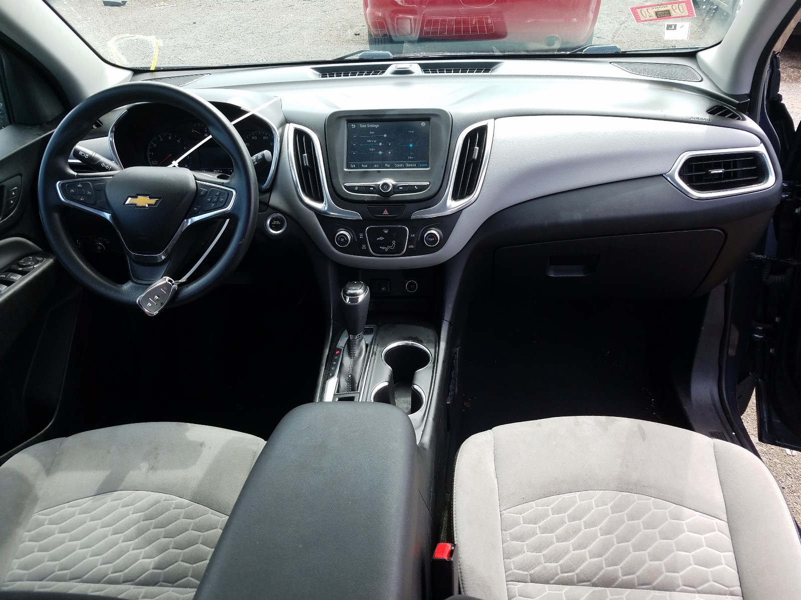 Photo 9 from auction – 2018 CHEVROLET EQUINOX LS with VIN 3GNAXREV5JS543984