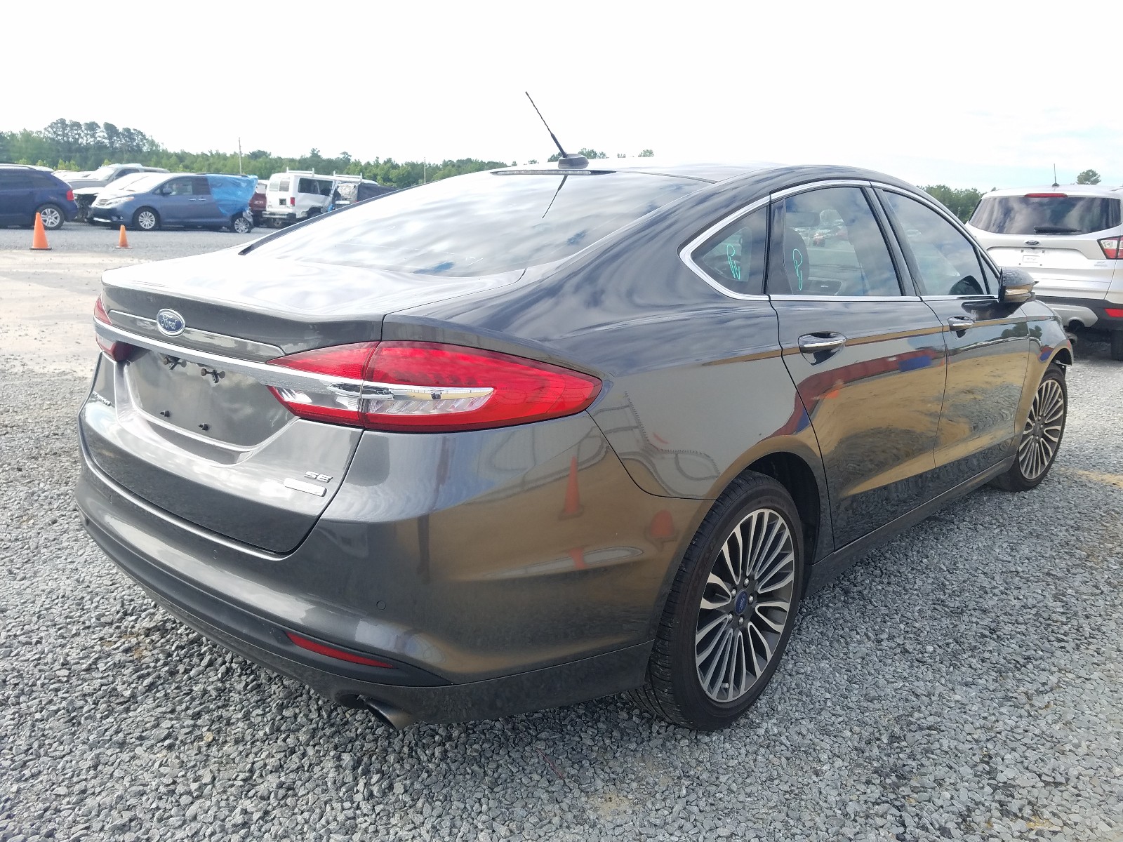 Photo 4 from auction – 2017 FORD FUSION SE with VIN 3FA6P0HD5HR137417