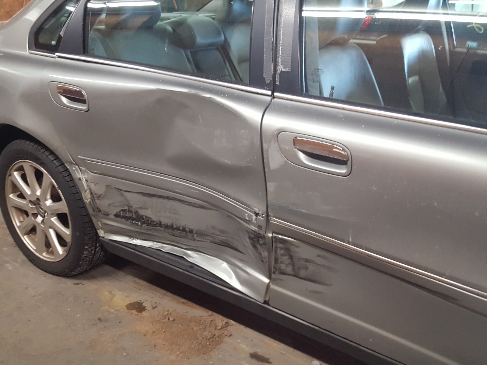 Photo 9 from auction – 2004 VOLVO S80 2.5T with VIN YV1TH59H741361635
