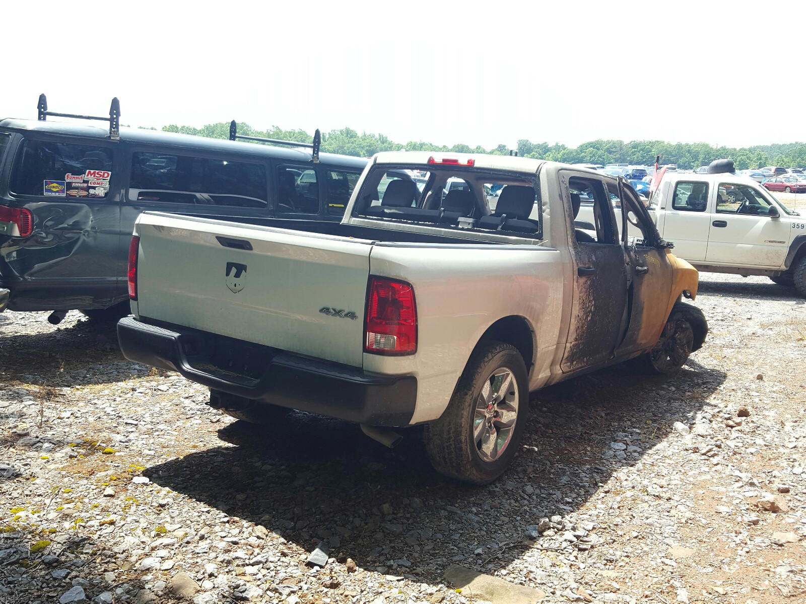 Photo 4 from auction – 2015 RAM 1500 ST with VIN 1C6RR7KM2FS673933