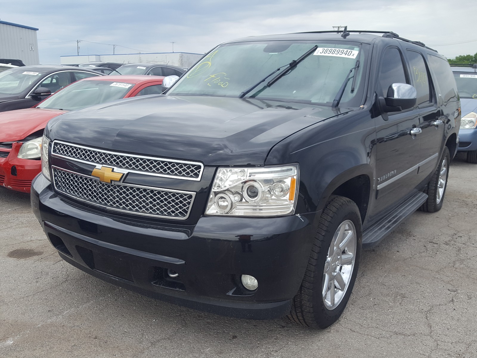 Photo 2 from auction – 2011 CHEVROLET SUBURBAN K with VIN 1GNSKKE32BR135553