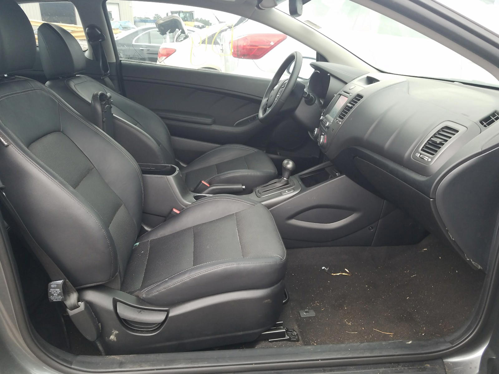 Photo 5 from auction – 2016 KIA FORTE EX with VIN KNAFX6A84G5574219