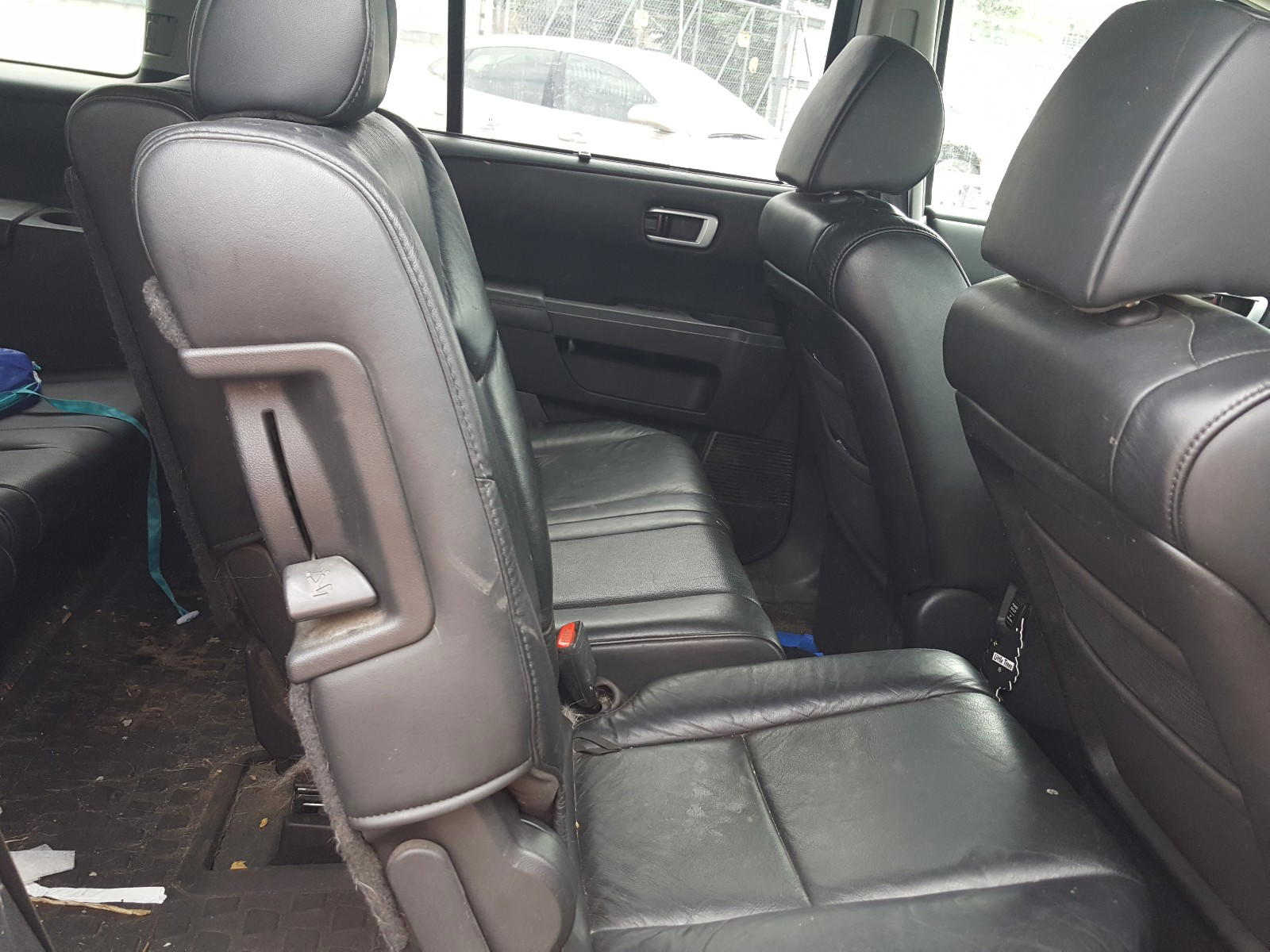 Photo 6 from auction – 2011 HONDA PILOT TOUR with VIN 5FNYF3H95BB036812