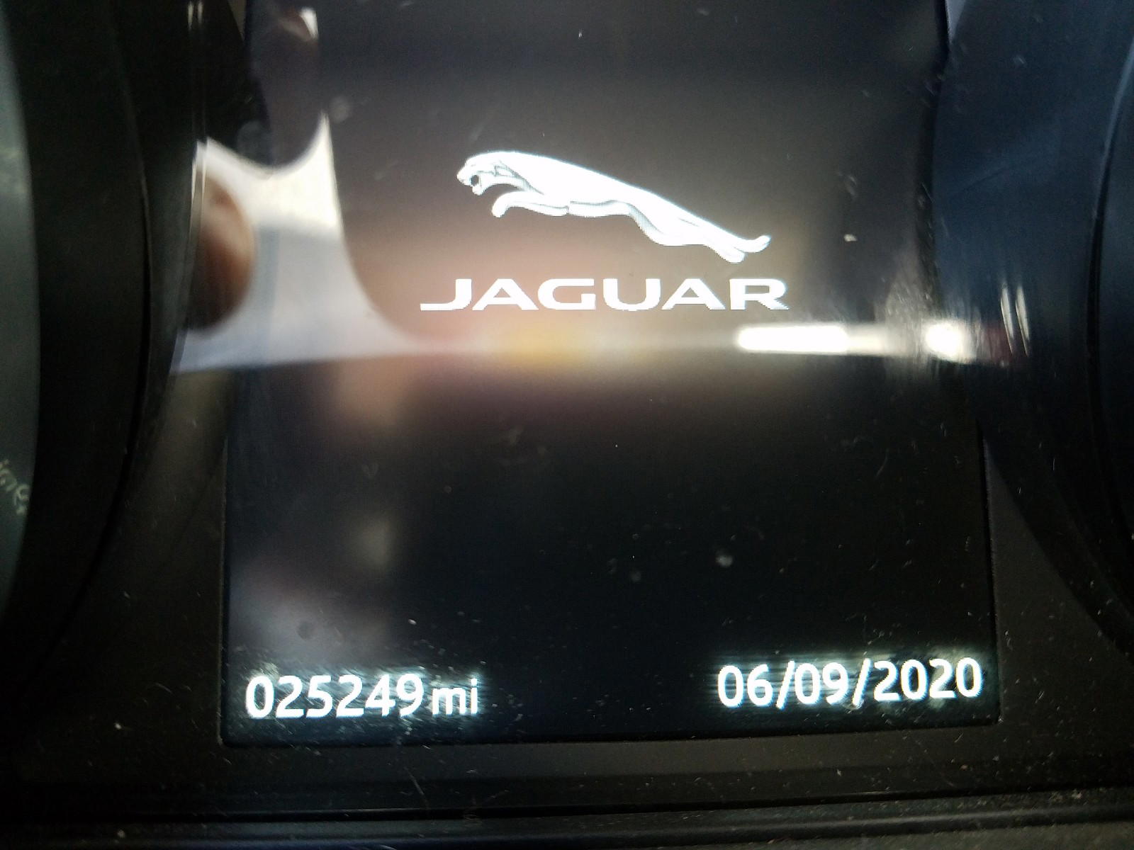 Photo 8 from auction – 2017 JAGUAR XE PREMIUM with VIN SAJAJ4BVXHA968633