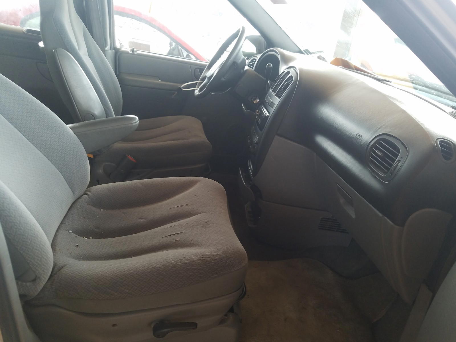 Photo 5 from auction – 2005 DODGE CARAVAN SE with VIN 1D4GP25B65B137474