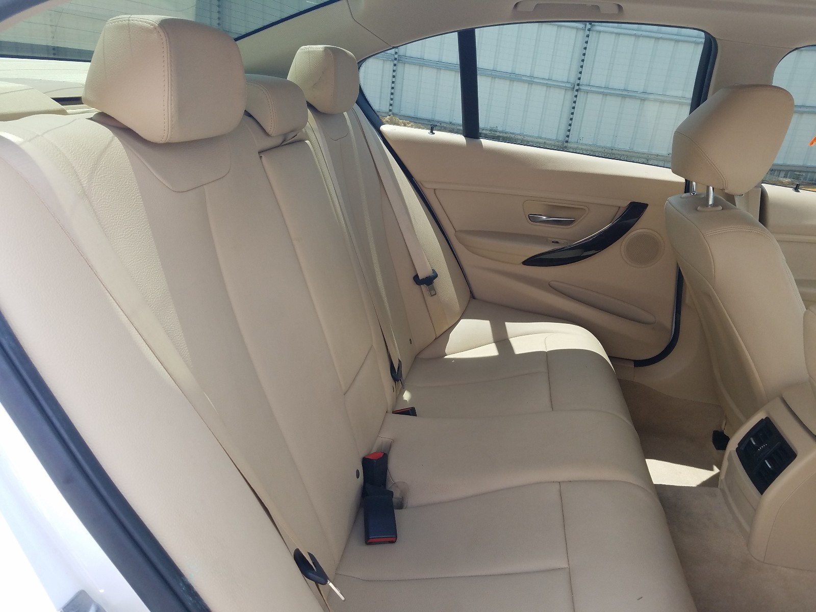 Photo 6 from auction – 2015 BMW 320 I with VIN WBA3B1G5XFNT64711