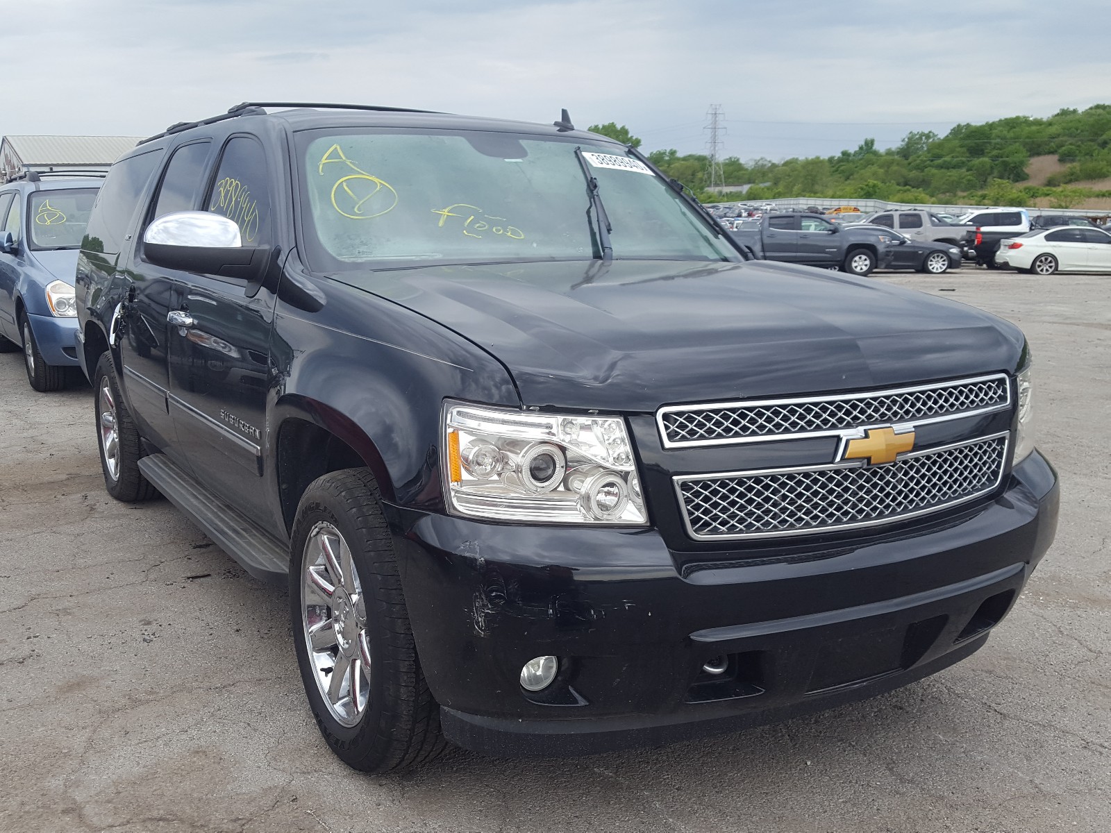 Photo 1 from auction – 2011 CHEVROLET SUBURBAN K with VIN 1GNSKKE32BR135553