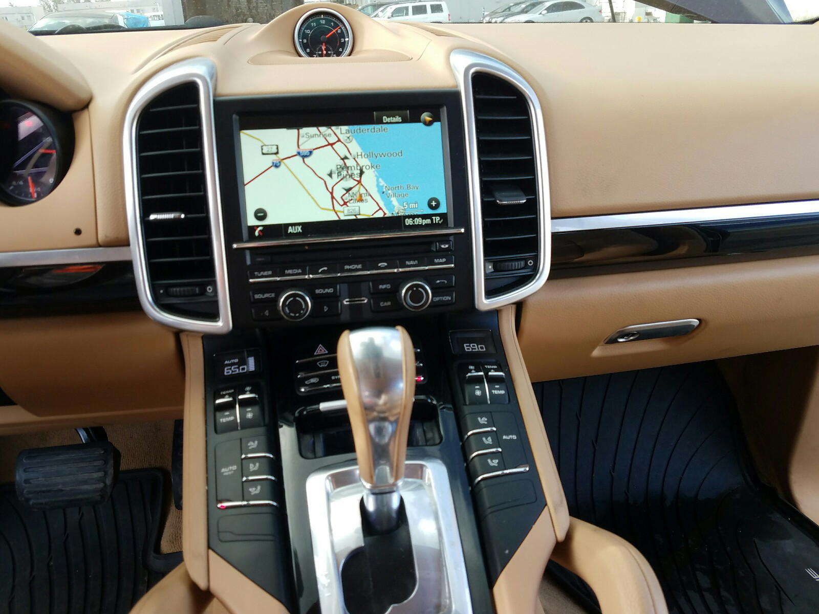 Photo 9 from auction – 2016 PORSCHE CAYENNE with VIN WP1AA2A29GKA08852