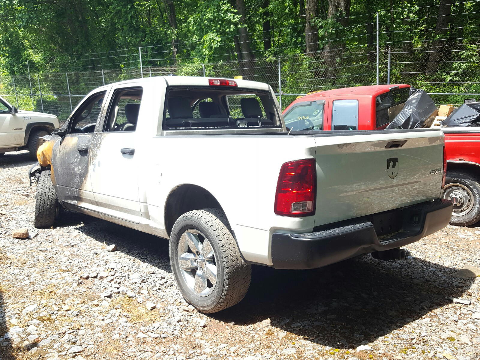 Photo 3 from auction – 2015 RAM 1500 ST with VIN 1C6RR7KM2FS673933