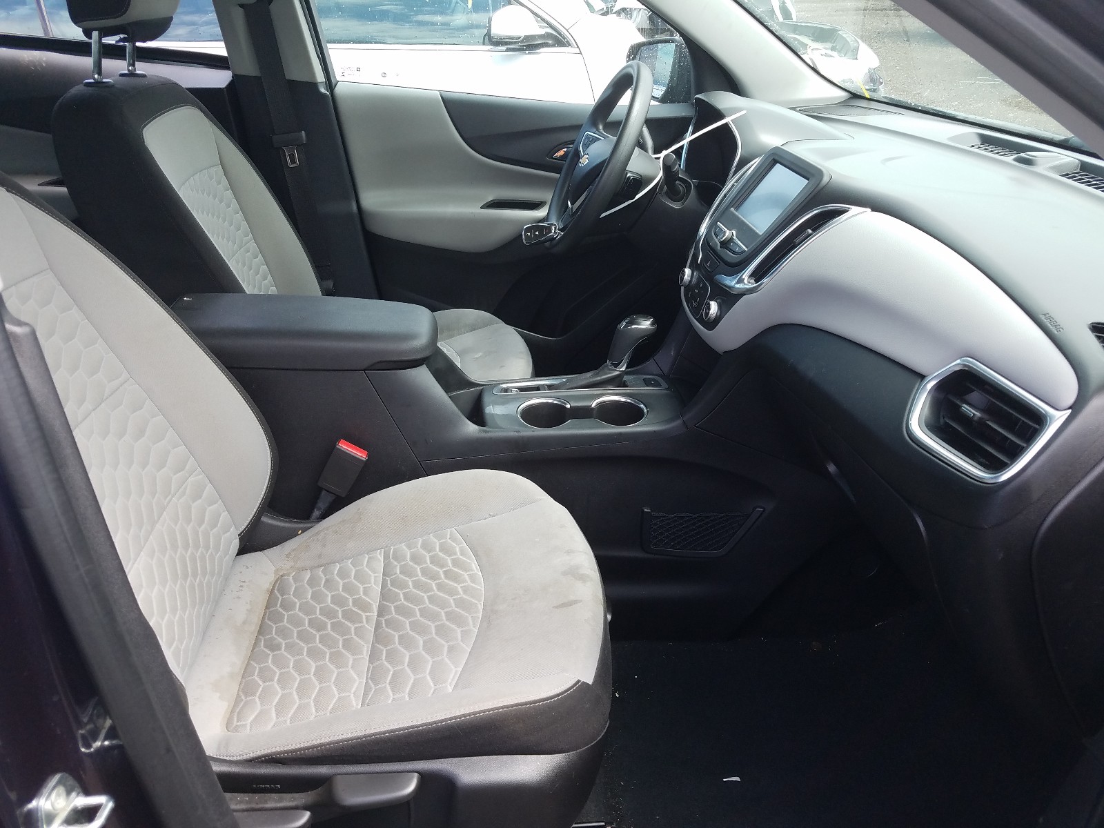 Photo 5 from auction – 2018 CHEVROLET EQUINOX LS with VIN 3GNAXREV5JS543984