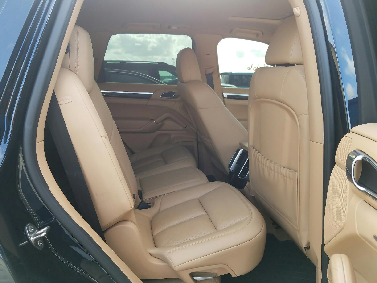 Photo 6 from auction – 2016 PORSCHE CAYENNE with VIN WP1AA2A29GKA08852