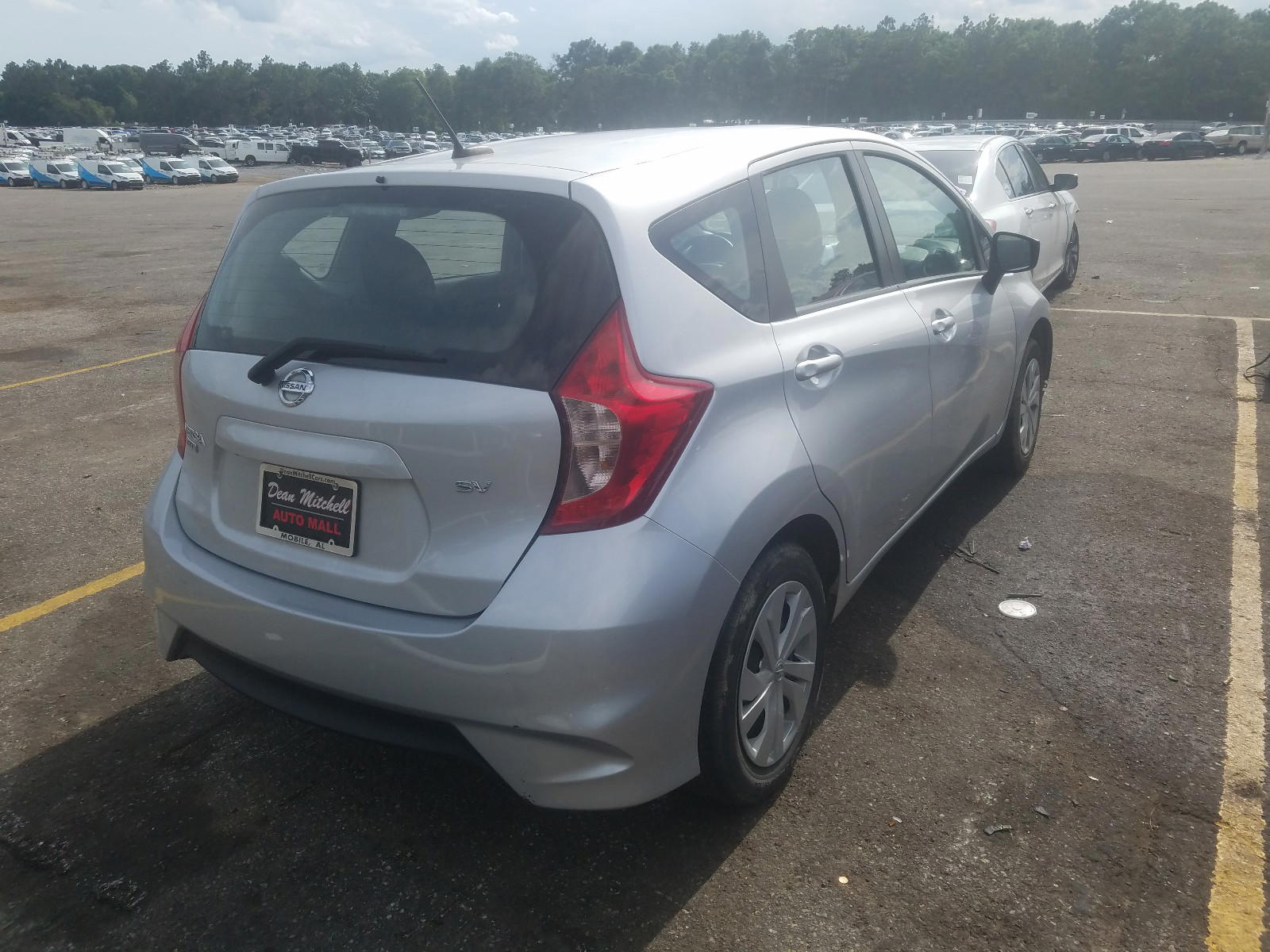 Photo 4 from auction – 2017 NISSAN VERSA NOTE with VIN 3N1CE2CP2HL367356
