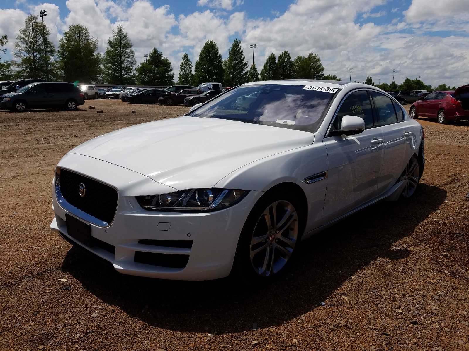 صورة رقم 2 من المزاد - 2017 JAGUAR XE PREMIUM مع VIN SAJAJ4BVXHA968633