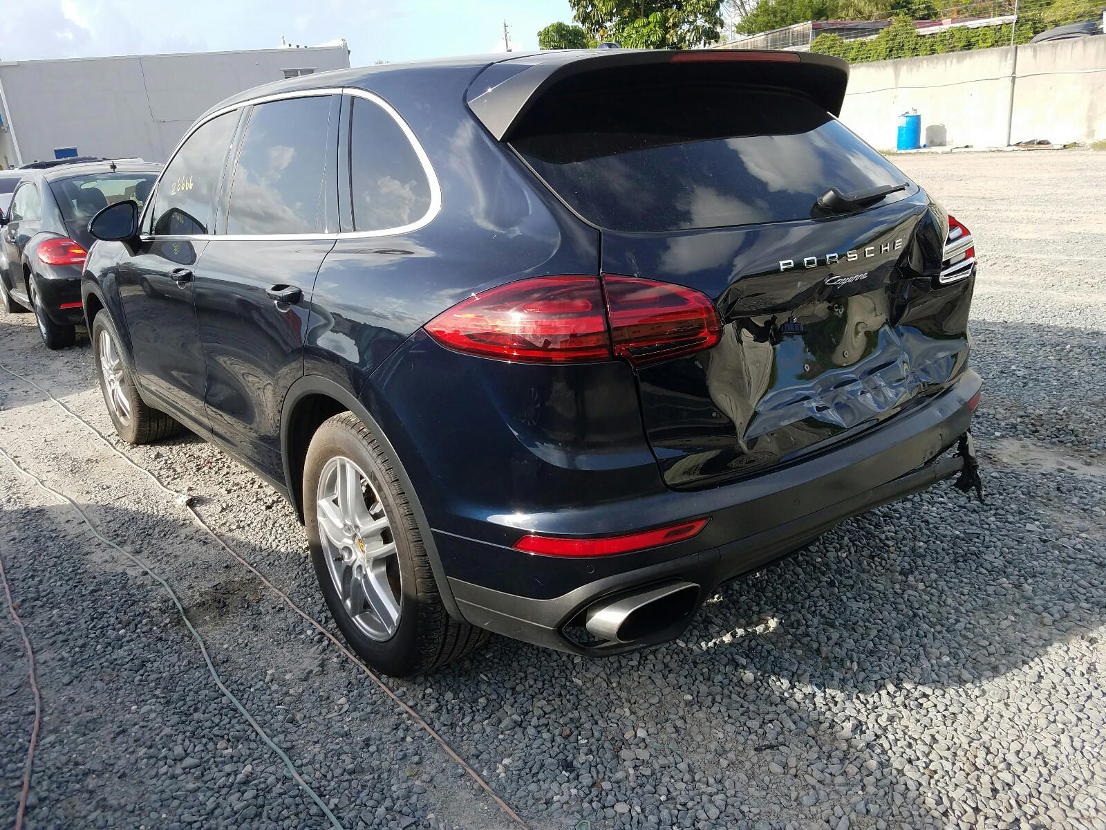 Photo 3 from auction – 2016 PORSCHE CAYENNE with VIN WP1AA2A29GKA08852