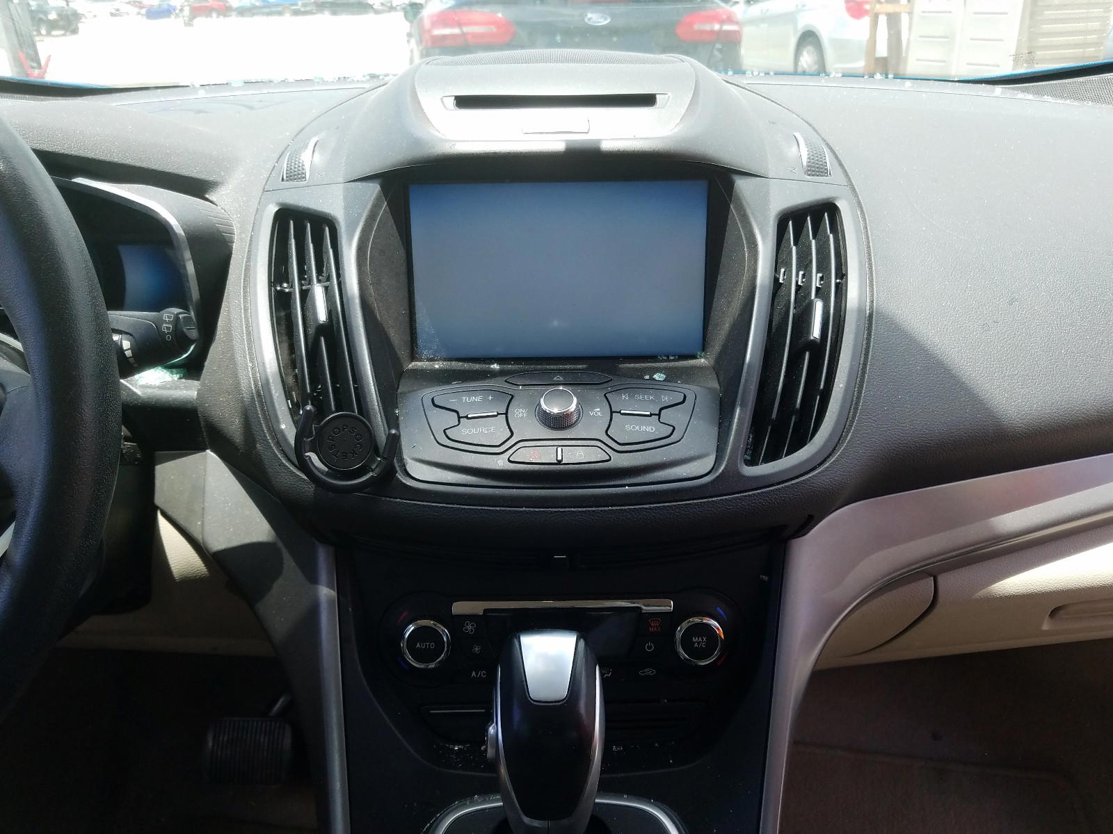 Photo 9 from auction – 2013 FORD C-MAX SE with VIN 1FADP5AU2DL535661