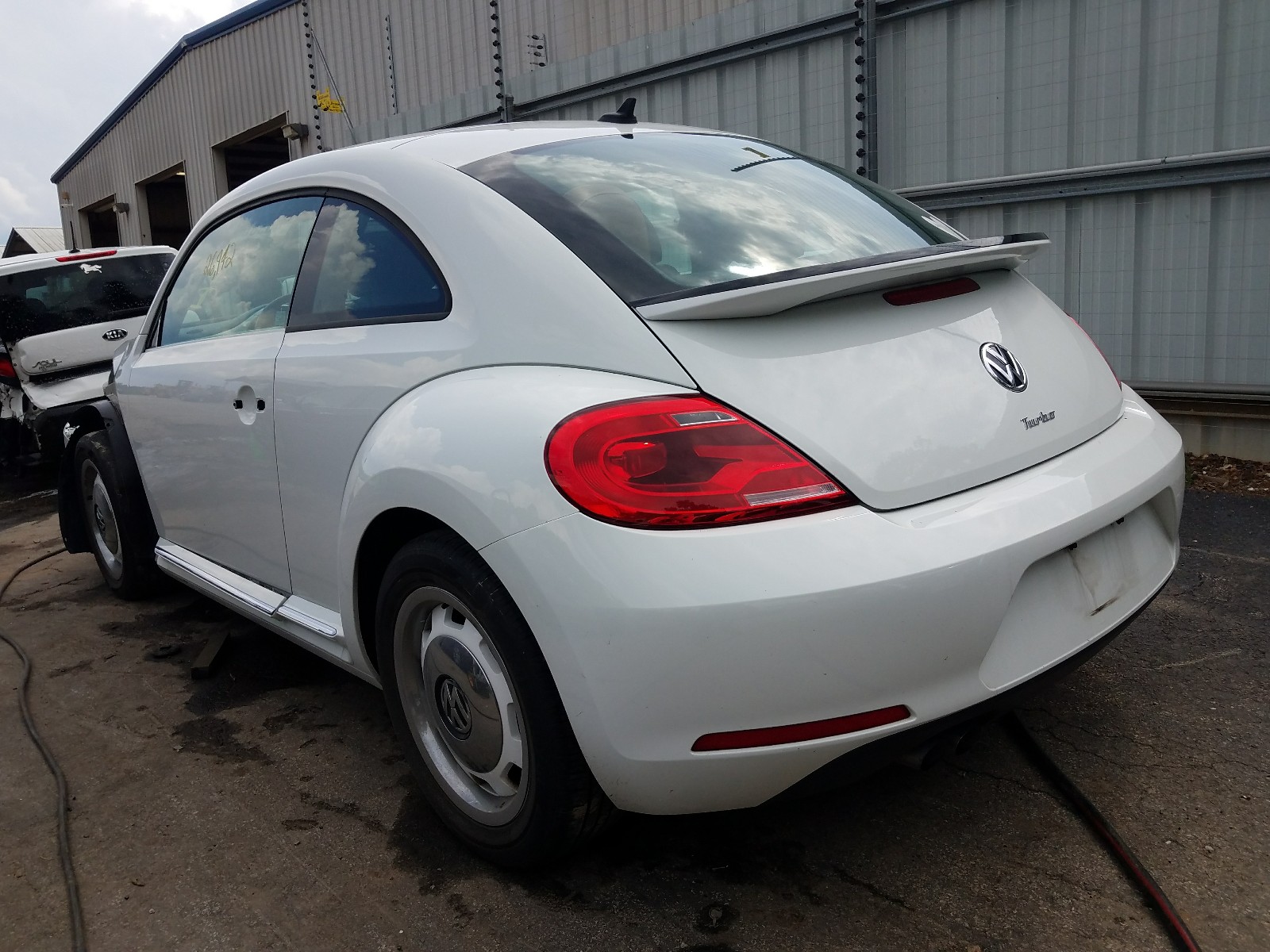 Photo 3 from auction – 2016 VOLKSWAGEN BEETLE 1.8 with VIN 3VWF17AT2GM638389