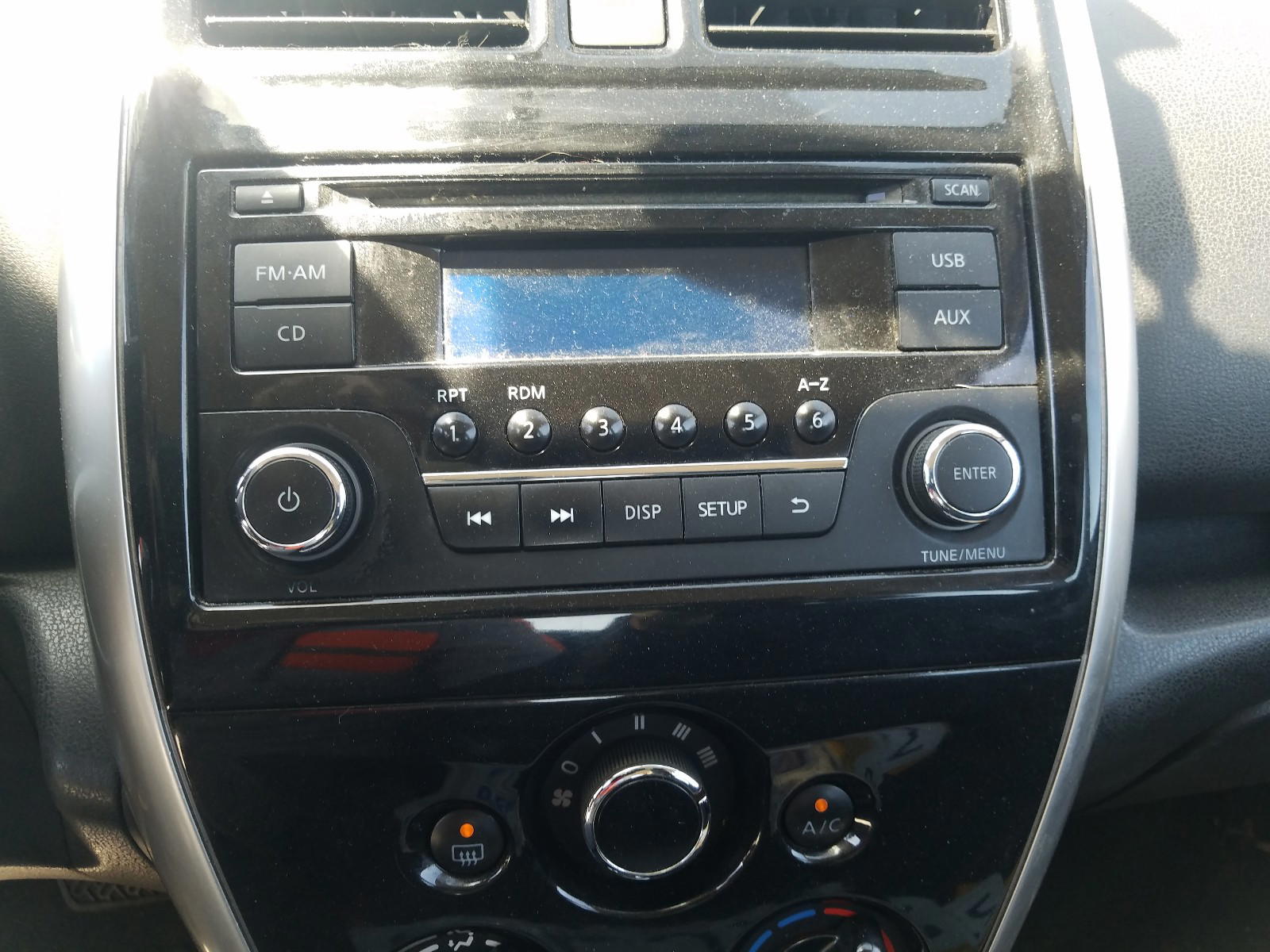 Photo 9 from auction – 2015 NISSAN VERSA NOTE with VIN 3N1CE2CP6FL402963