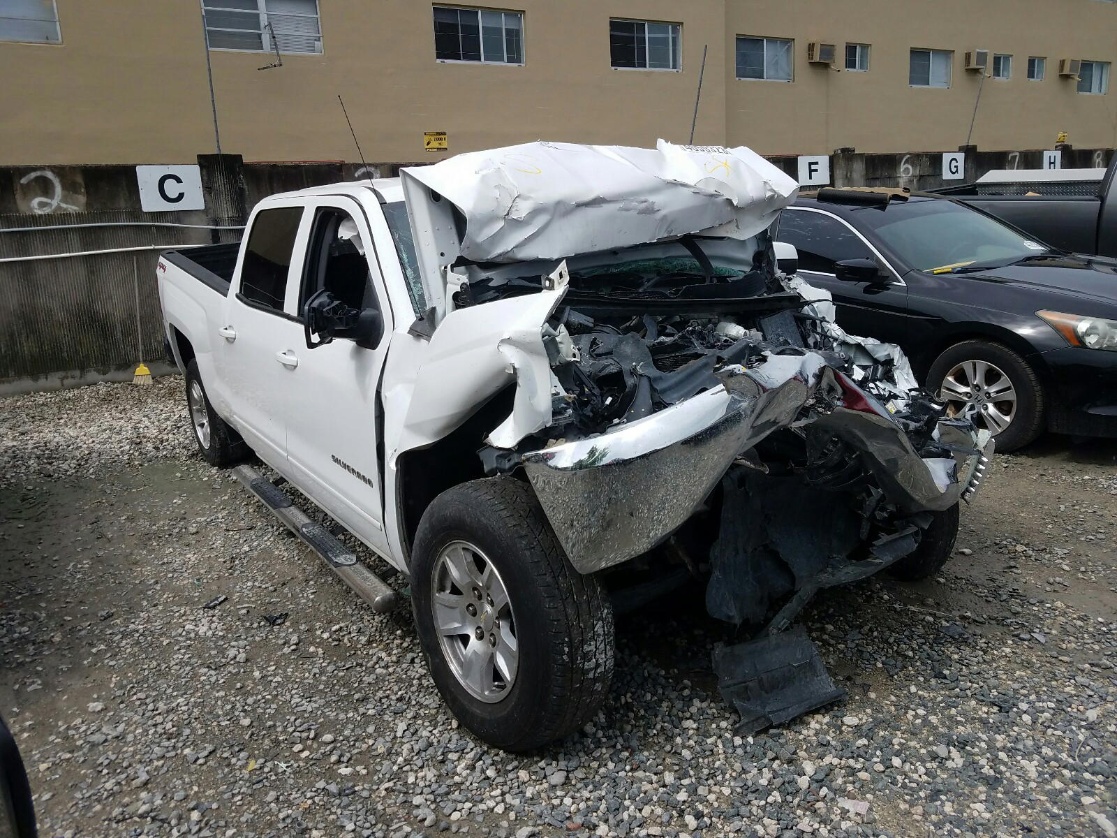 Photo 11 from auction – 2017 CHEVROLET SILVERADO with VIN 3GCUKREC7HG356908