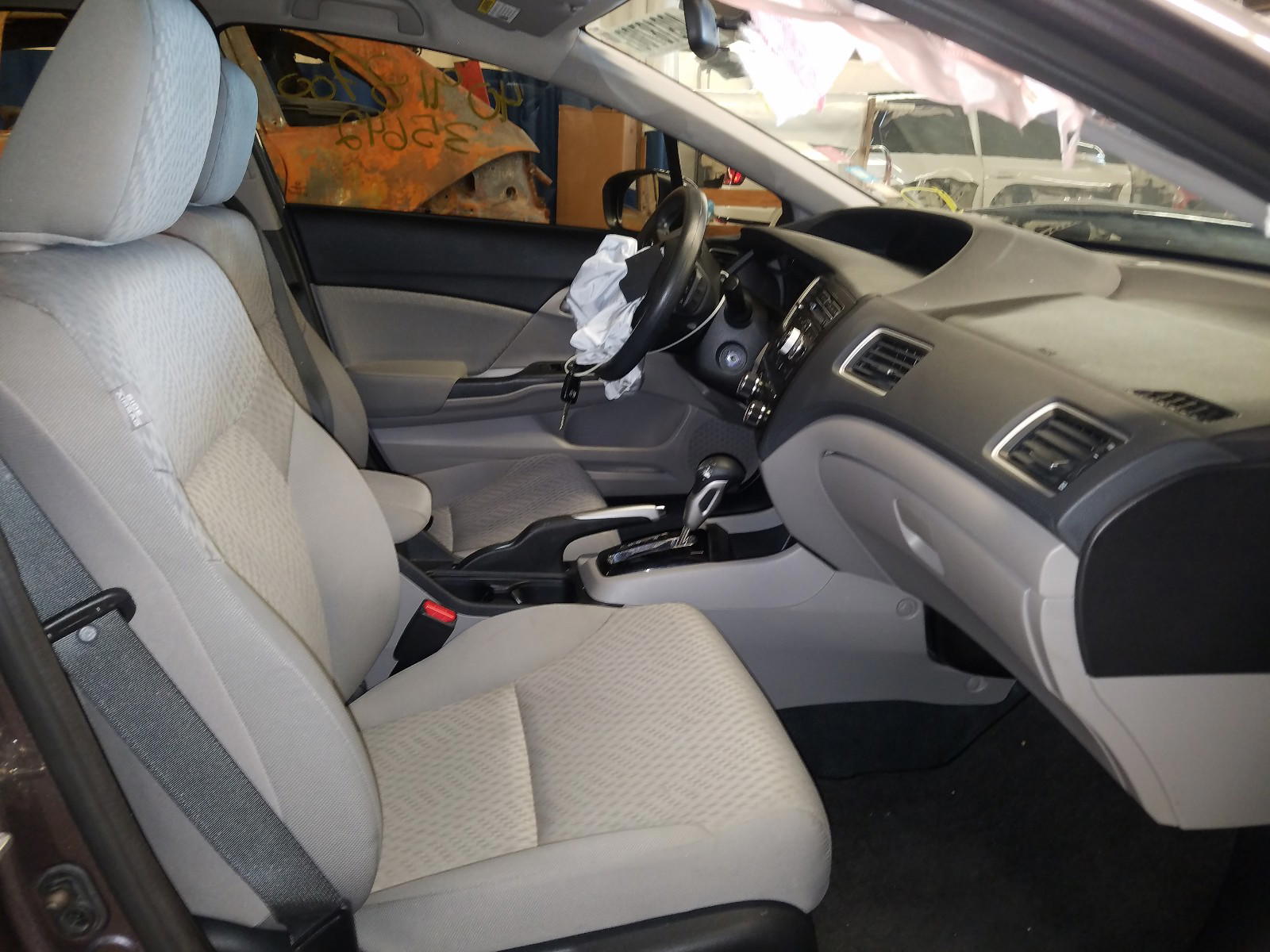 Photo 5 from auction – 2015 HONDA CIVIC LX with VIN 19XFB2F59FE105252