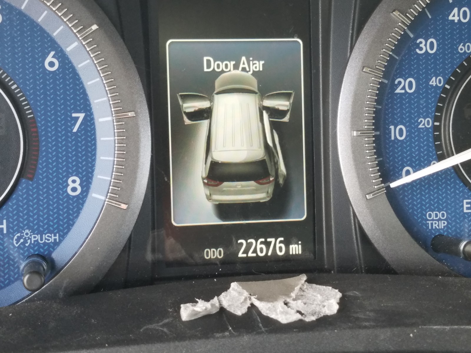 Photo 8 from auction – 2017 TOYOTA SIENNA XLE with VIN 5TDDZ3DCXHS185616