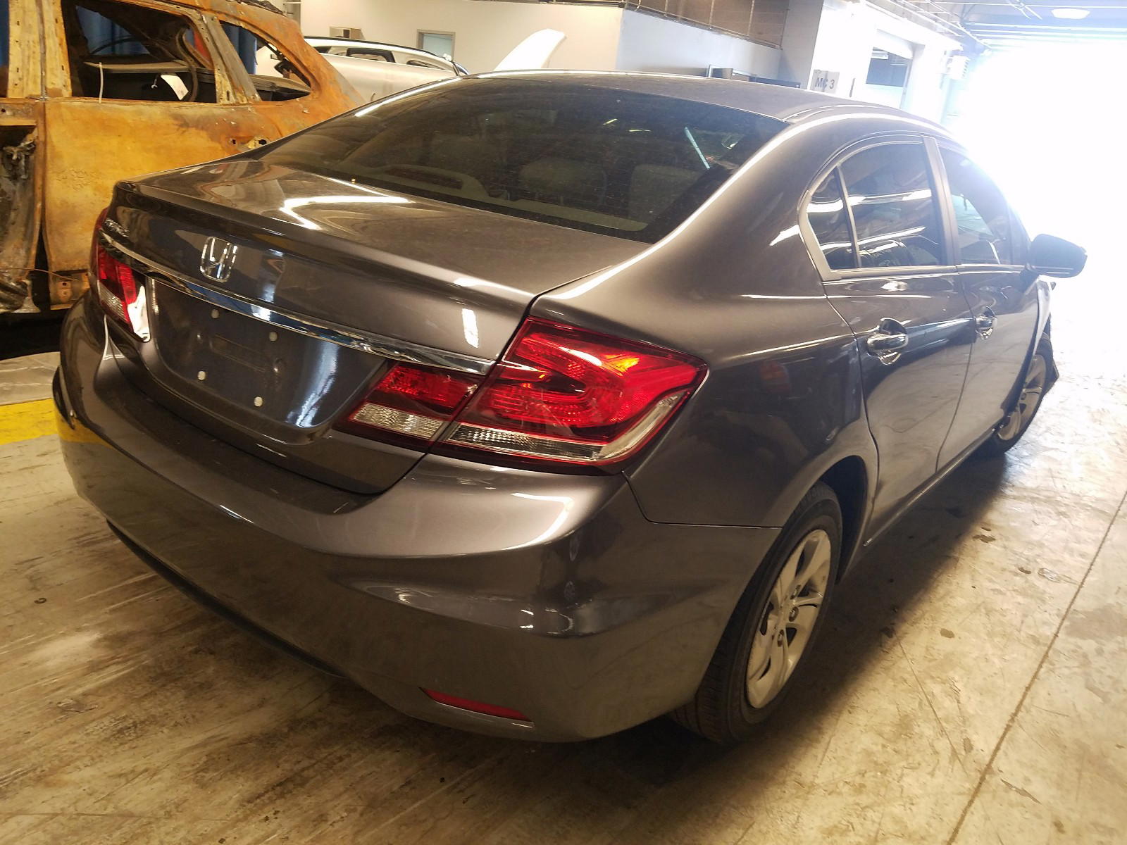 Photo 4 from auction – 2015 HONDA CIVIC LX with VIN 19XFB2F59FE105252