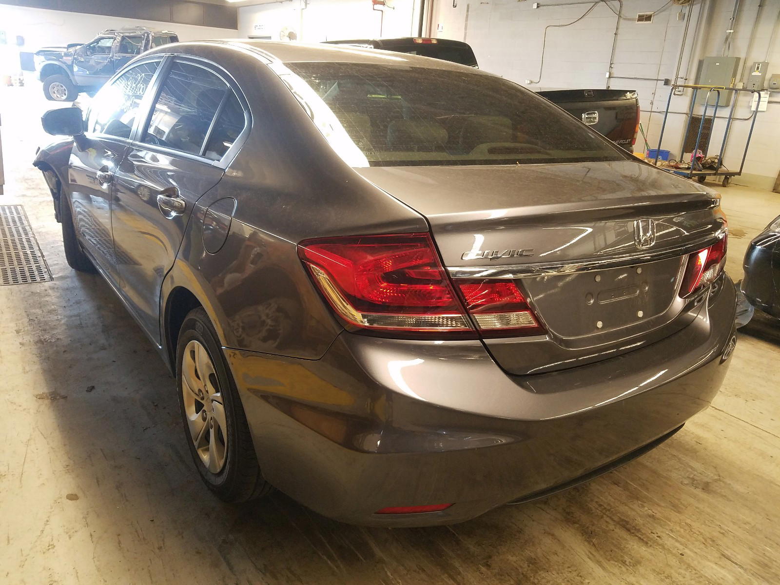 Photo 3 from auction – 2015 HONDA CIVIC LX with VIN 19XFB2F59FE105252