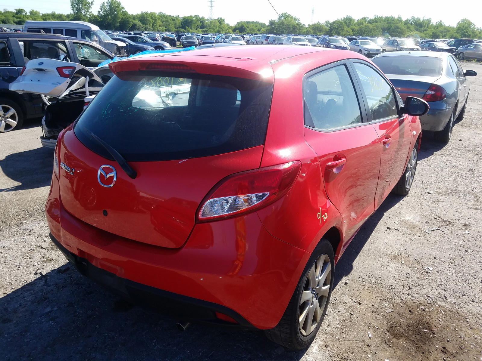 Photo 4 from auction – 2013 MAZDA MAZDA2 with VIN JM1DE1LY8D0160403