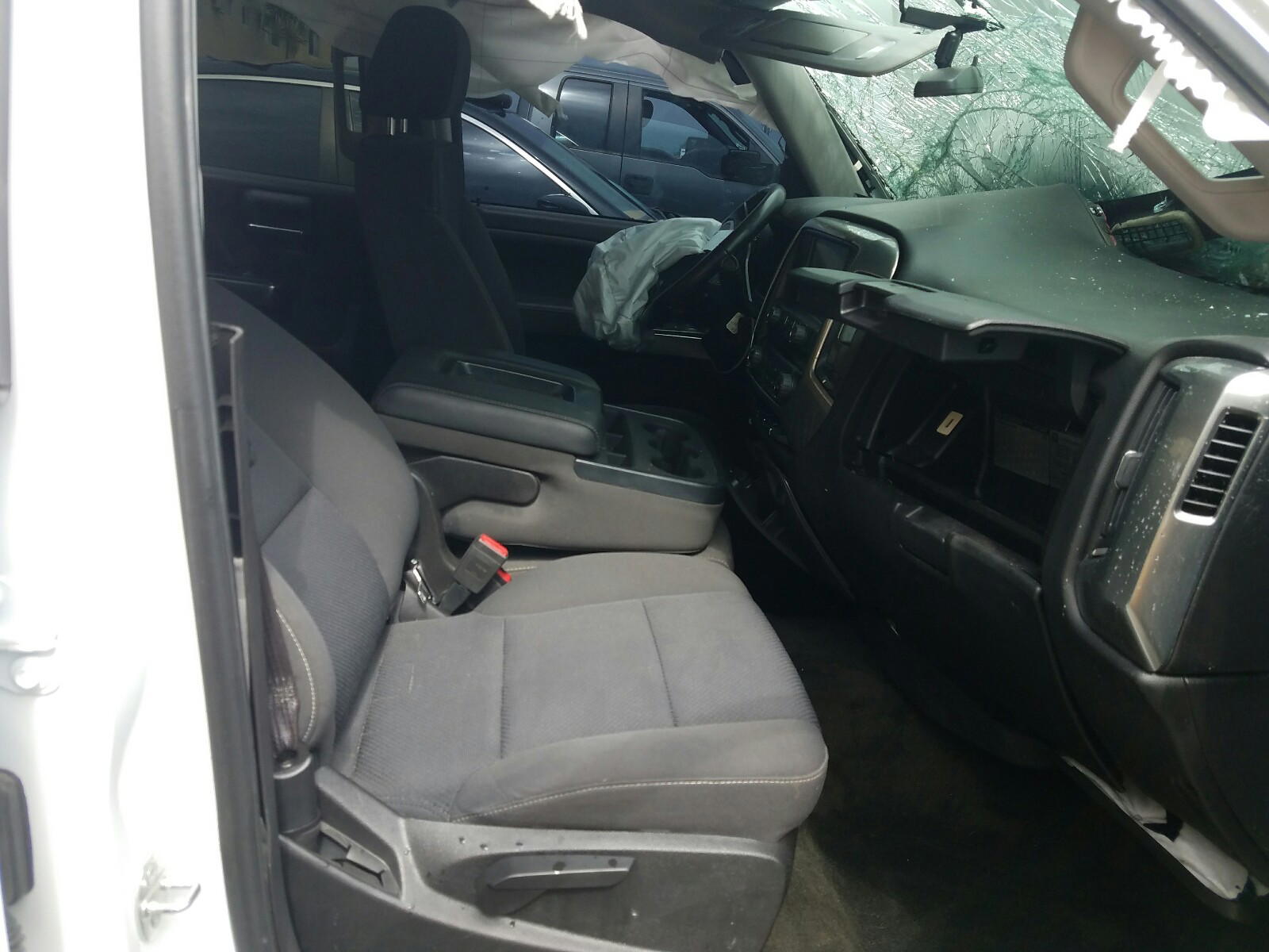 Photo 15 from auction – 2017 CHEVROLET SILVERADO with VIN 3GCUKREC7HG356908